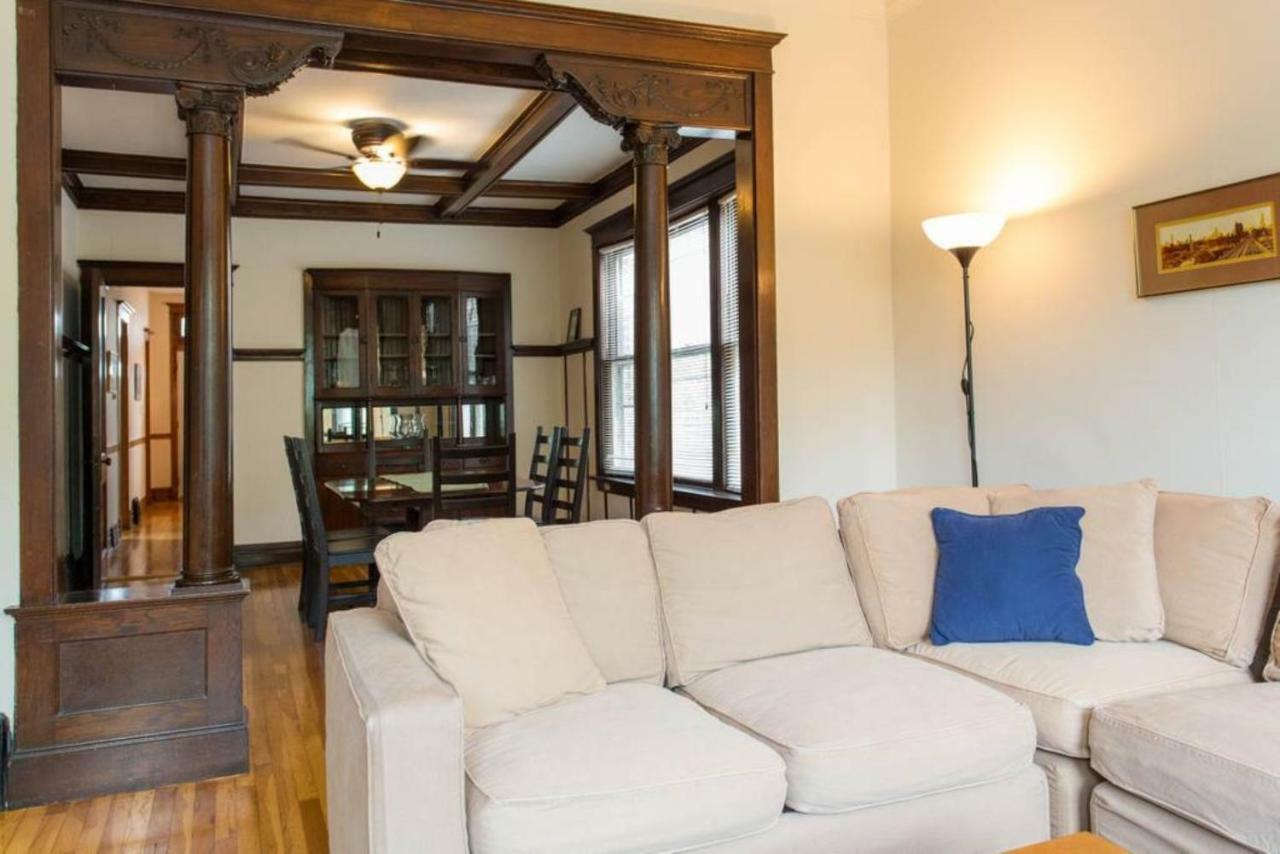Apartment Wrigley Oasis! Steps From The Field! - 3bd 1ba